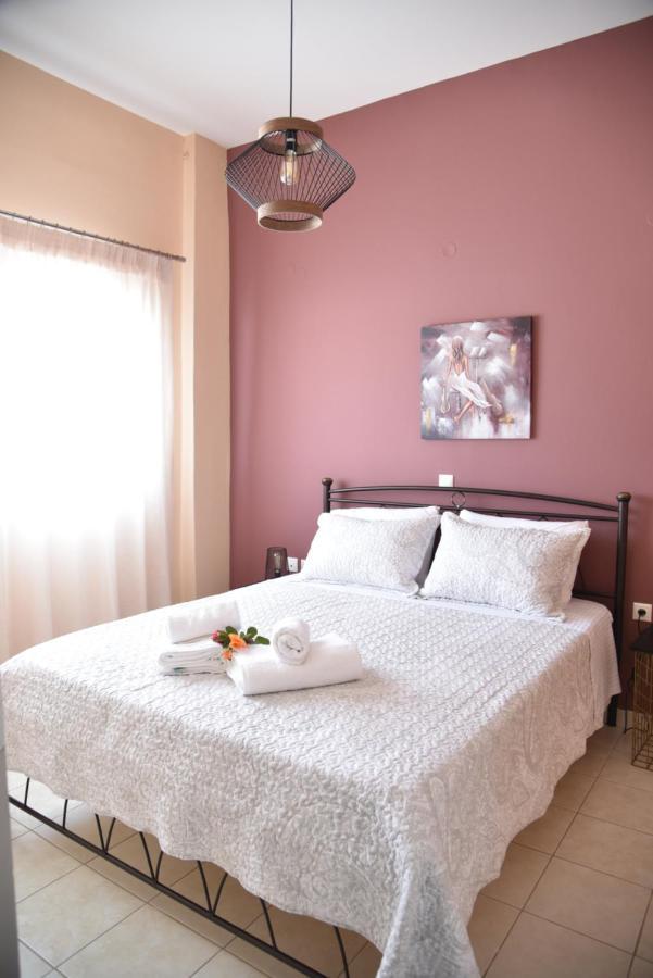 Family Apartments 3 Lechaio Ngoại thất bức ảnh