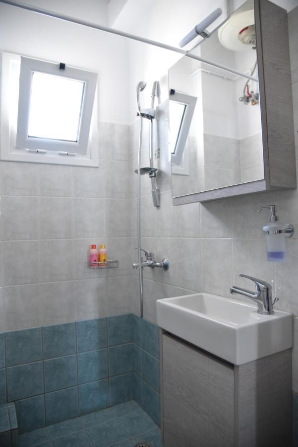 Family Apartments 3 Lechaio Ngoại thất bức ảnh